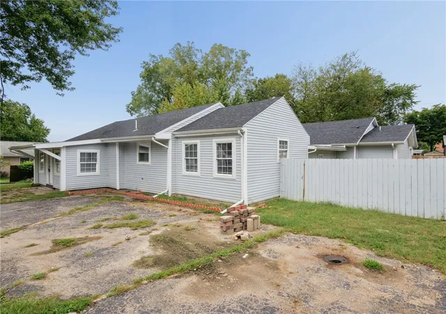 Photo 3 of Single family home for sale at 629 Little Meadow Dr, Dayton, OH 45404 | MLS# 968438 | Listing updated on 2026-09-14