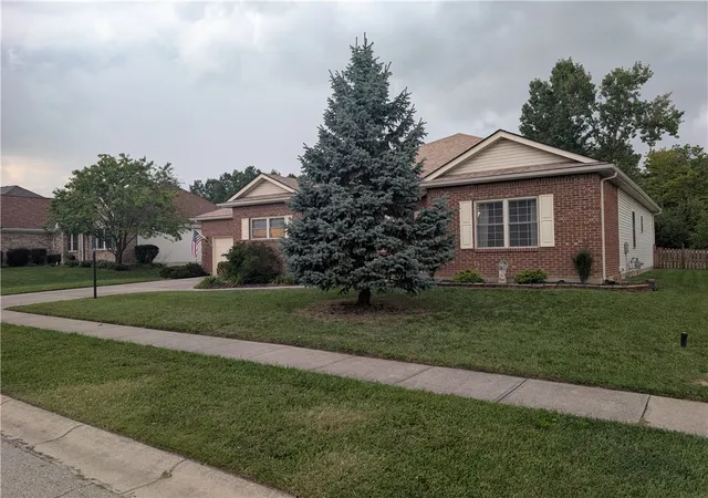 Photo 3 of Single family home for sale at 5981 Oak Ridge Dr, Dayton, OH 45424 | MLS# 968597 | Listing updated on 2026-10-02