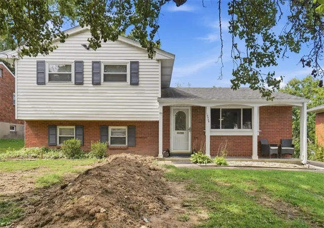 Photo 2 of Single family home for sale at 10959 Thornview Dr, Cincinnati, OH 45241 | MLS# 968848 | Listing updated on 2026-09-14