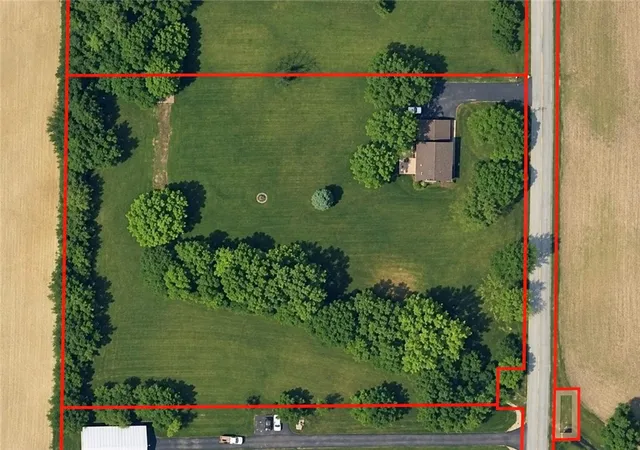 Photo 2 of Single family home for sale at 8207 Wellbaum Rd, Brookville, OH 45309 | MLS# 968857 | Listing updated on 2026-10-02