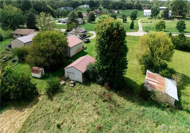 Photo 3 of Single family home for sale at 1120 S Bird Rd, Springfield, OH 45505 | MLS# 968762 | Listing updated on 2026-09-15