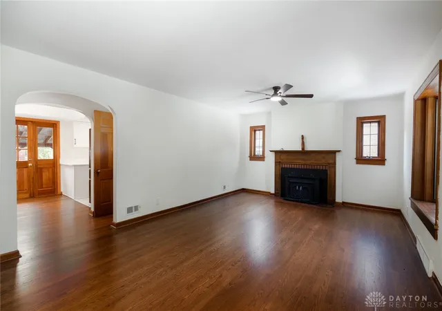 Photo 3 of Single family home for sale at 406 Spirea Dr, Oakwood, OH 45419 | MLS# 968889 | Listing updated on 2026-10-04