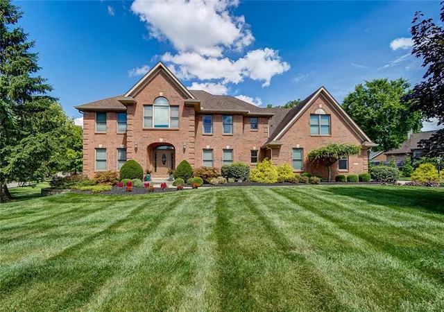 Photo 2 of Sale Pending at 301 Yankee Tr Dr, Dayton, OH 45458 | MLS# 968906 | Listing updated on 2026-09-14