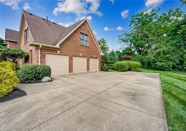 Photo 3 of Sale Pending at 301 Yankee Tr Dr, Dayton, OH 45458 | MLS# 968906 | Listing updated on 2026-09-14