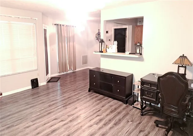 Listing Photo 5 - Condo for sale in building located at 6635 Washington Cir, Franklin, OH 45005