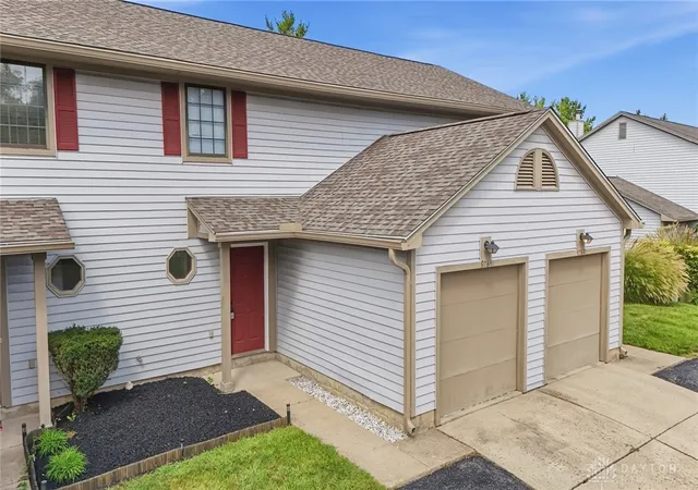 Photo 2 of Condo for sale at 9765 Centerville Crk Ln, Dayton, OH 45458 | MLS# 968863 | Listing updated on 2026-10-07