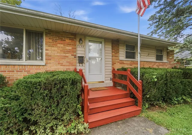 Photo 2 of Sale Pending at 4749 Archmore Dr, Dayton, OH 45440 | MLS# 968891 | Listing updated on 2026-09-23