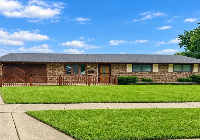 Photo 3 of Sale Pending at 6566 Highbury Rd, Dayton, OH 45424 | MLS# 968911 | Listing updated on 2026-09-22