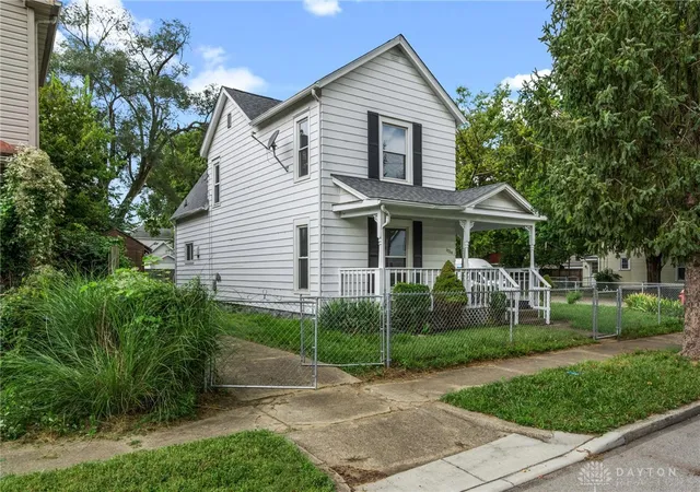 Photo 2 of Single family home for sale at 1024 Hughes St, Middletown, OH 45042 | MLS# 968956 | Listing updated on 2026-09-15