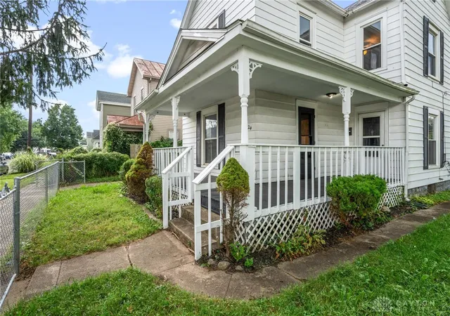 Photo 3 of Single family home for sale at 1024 Hughes St, Middletown, OH 45042 | MLS# 968956 | Listing updated on 2026-09-15