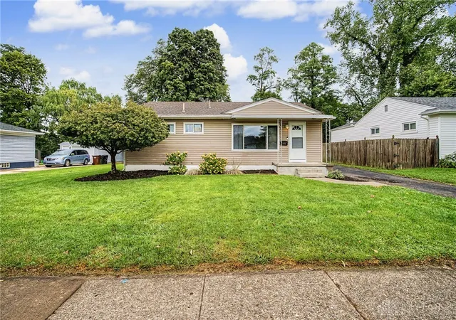 Photo 2 of Single family home for sale at 5623 Bayside Dr, Dayton, OH 45431 | MLS# 968936 | Listing updated on 2026-09-21