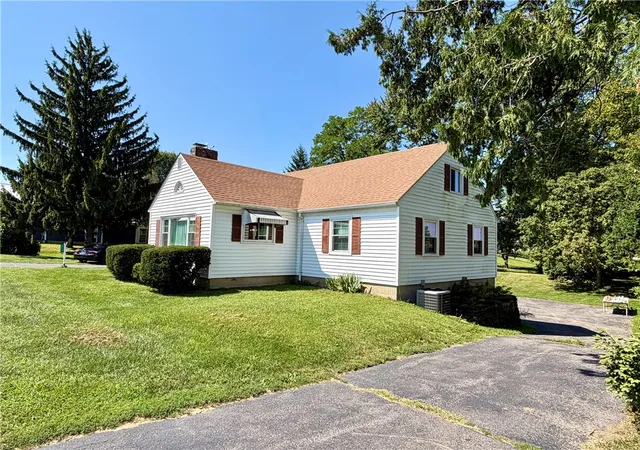 Photo 4 of Single family home for sale at 511 N Main St, Lewisburg, OH 45338 | MLS# 968895 | Listing updated on 2026-09-30
