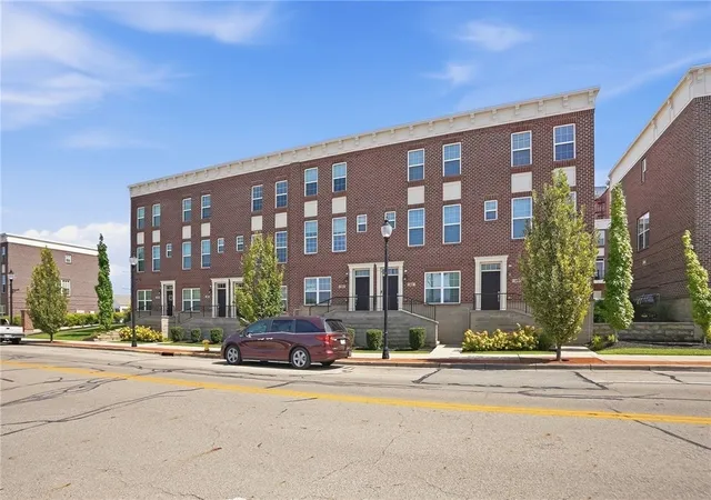 Photo 2 of Condo for sale at 30 N Center St #30, Springfield, OH 45502 | MLS# 968966 | Listing updated on 2026-09-16