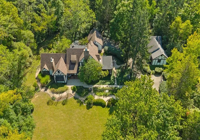 Photo 3 of Single family home for sale at 7000 Peters Pike, Dayton, OH 45414 | MLS# 968714 | Listing updated on 2026-09-23