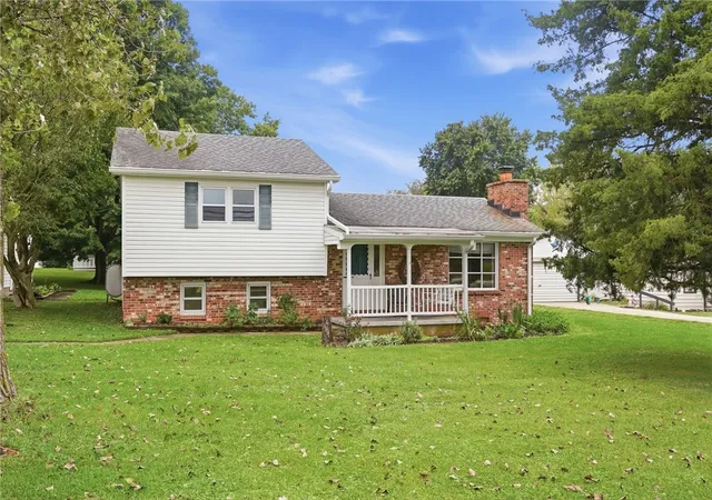 Photo 2 of Single family home for sale at 5799 Shaker Rd, Franklin, OH 45005 | MLS# 968993 | Listing updated on 2026-09-21