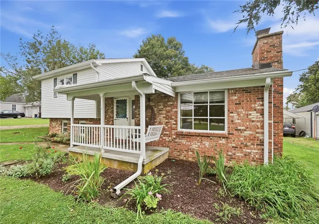 Photo 3 of Single family home for sale at 5799 Shaker Rd, Franklin, OH 45005 | MLS# 968993 | Listing updated on 2026-09-21