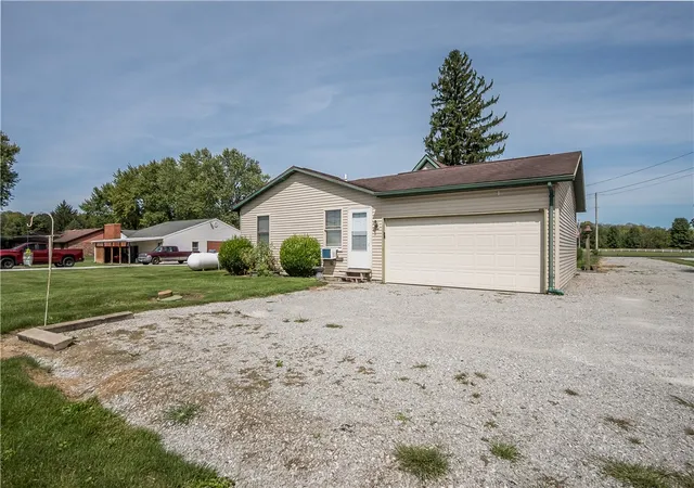 Photo 4 of Single family home for sale at 2148 Lefevre Rd, Troy, OH 45373 | MLS# 967770 | Listing updated on 2026-09-21