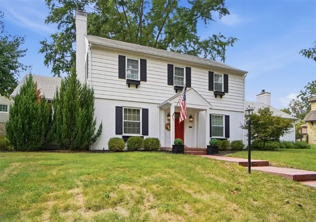 Photo 3 of Single family home for sale at 3837 Oak St, Cincinnati, OH 45227 | MLS# 968854 | Listing updated on 2026-09-16
