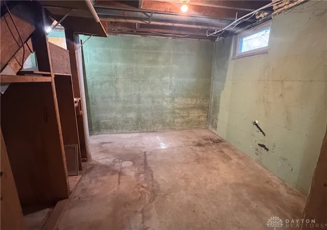 Photo 34 of Sale Pending at 4425 Jonathan Dr, Dayton, OH 45440 | MLS# 968910 | Listing updated on 2026-10-03