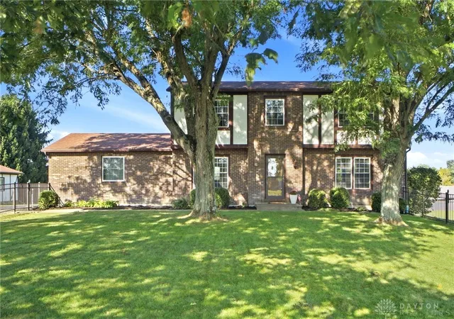 Photo 2 of Sale Pending at 5375 S Hickory Ct, Lewisburg, OH 45338 | MLS# 968903 | Listing updated on 2026-09-27