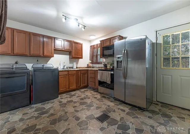Photo 3 of Single family home for sale at 1028 Omard, Xenia, OH 45385 | MLS# 968962 | Listing updated on 2026-10-29
