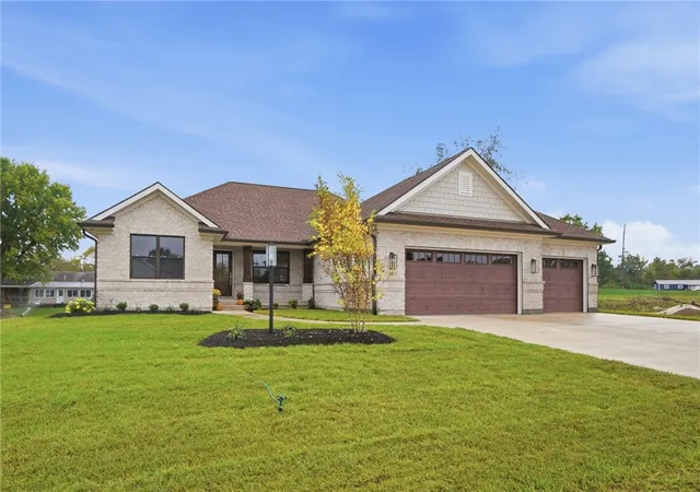 Photo 1 of Single family home for sale at 115 Cedar Crk Cir, Springboro, OH 45066 | MLS# 969015 | Listing updated on 2026-10-07