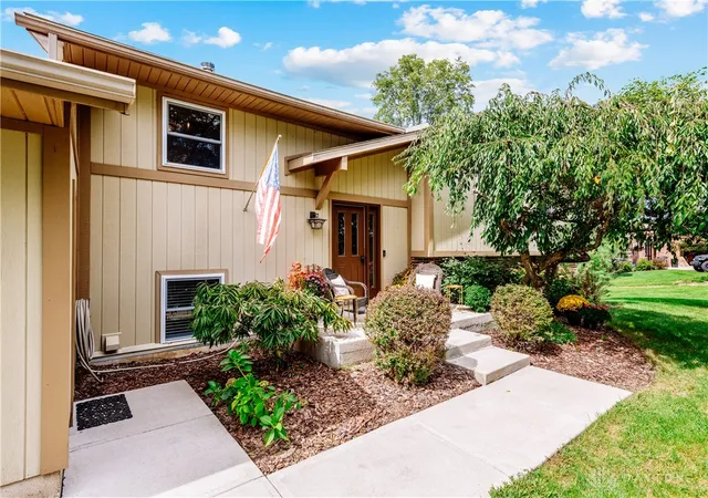 Photo 2 of Single family home for sale at 67 Lakeview Pl, Wilmington, OH 45177 | MLS# 969054 | Listing updated on 2026-09-20