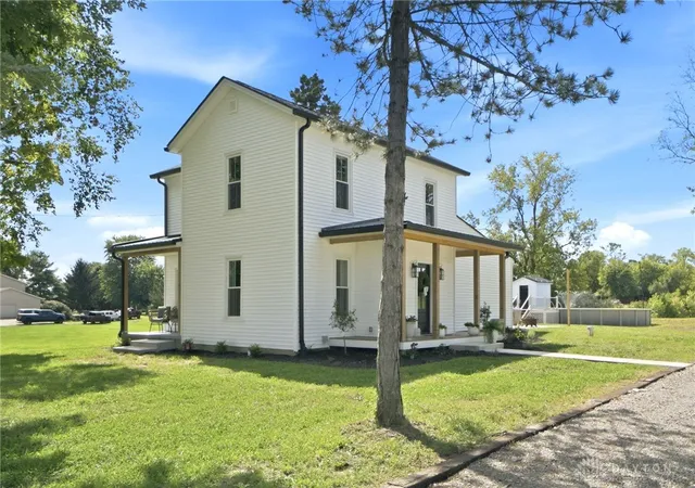 Single family home for sale at 7351 Farmersville Germantown Pike, Germantown, OH 45327 | MLS# 968803