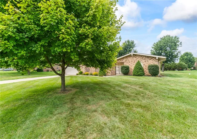Photo 3 of Single family home for sale at 845 Burnside Dr, Tipp City, OH 45371 | MLS# 969017 | Listing updated on 2026-09-29