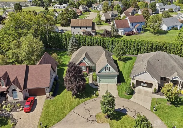 Photo 3 of Single family home for sale at 2530 Chamomile Ct, Troy, OH 45373 | MLS# 969097 | Listing updated on 2026-09-17