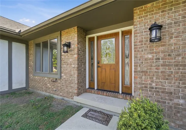 Photo 3 of Single family home for sale at 1444 Timberlane Dr, Lima, OH 45805 | MLS# 969071 | Listing updated on 2026-09-18
