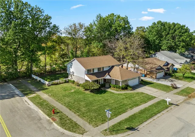 Photo 3 of Single family home for sale at 8807 Deer Valley Dr, Dayton, OH 45424 | MLS# 969060 | Listing updated on 2026-10-04