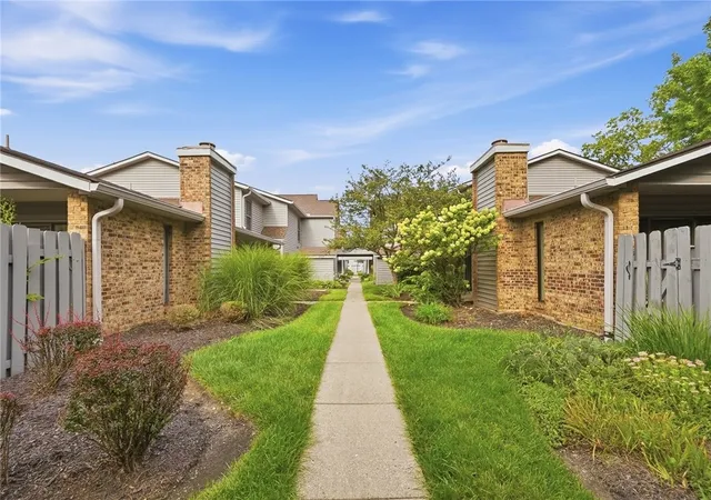 Photo 3 of Condo for sale at 2826 Foxwood Ct, Miamisburg, OH 45342 | MLS# 968960 | Listing updated on 2026-09-25