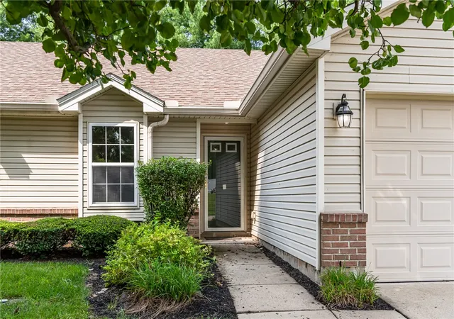 Photo 3 of Sale Pending at 4071 Vitek Dr, Dayton, OH 45424 | MLS# 969091 | Listing updated on 2026-09-21