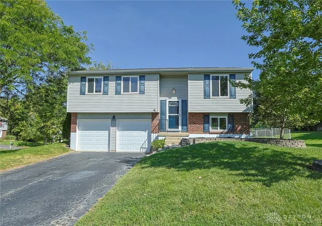 Photo 1 of Single family home for sale at 1403 Moondust Ct, Miamisburg, OH 45342 | MLS# 968959 | Listing updated on 2026-10-03