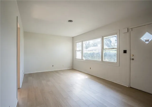 Photo 3 of Single family home for sale at 4153 Whitestone Ct, Dayton, OH 45416 | MLS# 969109 | Listing updated on 2026-09-17