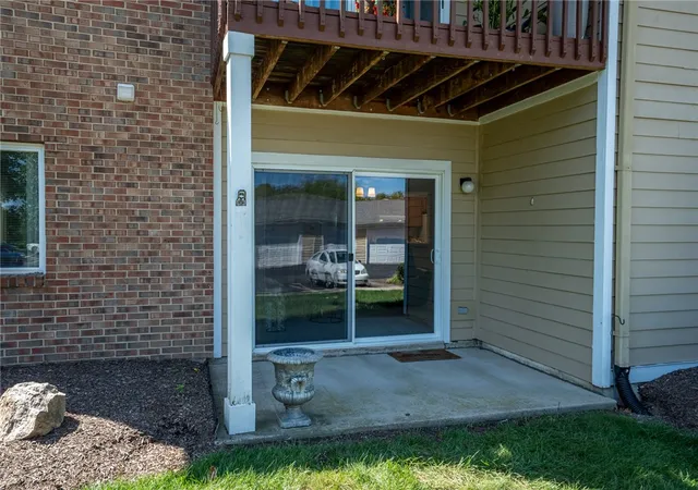 Photo 3 of Condo for sale at 124 Mallard Glen Dr, Dayton, OH 45458 | MLS# 968720 | Listing updated on 2026-09-19