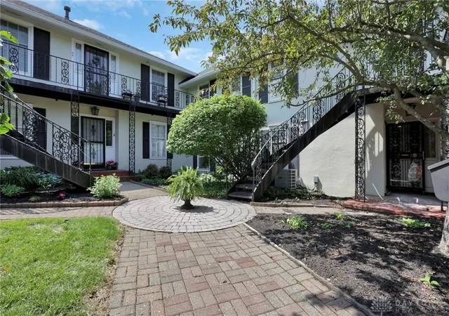 Photo 1 of Condo for sale at 1631 Roxbury Rd #B6, Columbus, OH 43212 | MLS# 969159 | Listing updated on 2026-09-17