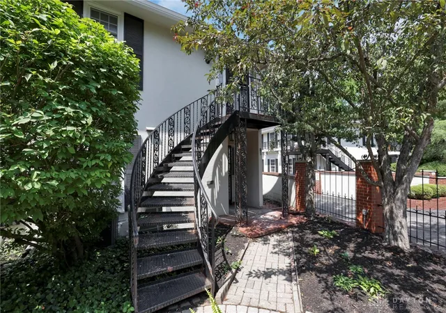 Photo 3 of Condo for sale at 1631 Roxbury Rd #B6, Columbus, OH 43212 | MLS# 969159 | Listing updated on 2026-09-17