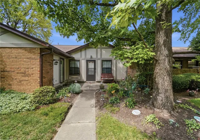 Photo 2 of Condo for sale at 810 Pine Needles Dr, Dayton, OH 45458 | MLS# 969115 | Listing updated on 2026-10-07