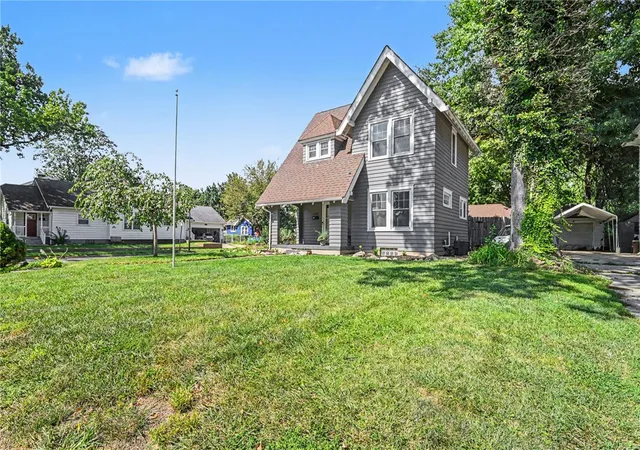 Photo 3 of Single family home for sale at 2401 Flemming Rd, Middletown, OH 45042 | MLS# 969167 | Listing updated on 2026-10-07