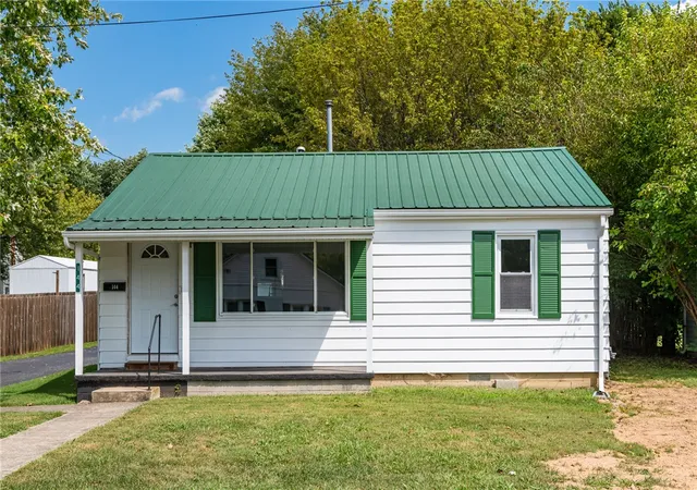 Single family home for sale at 144 Hulse St, Sabina, OH 45169 | MLS# 968547