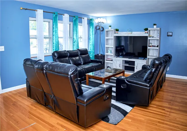 Photo 3 of Single family home for sale at 941 Hollendale Dr, Dayton, OH 45429 | MLS# 969096 | Listing updated on 2026-10-02