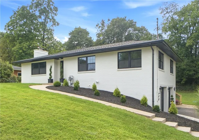 Single family home for sale at 1231 White Oak Dr, Springfield, OH 45504 | MLS# 969104