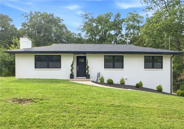 Photo 1 of Single family home for sale at 1231 White Oak Dr, Springfield, OH 45504 | MLS# 969104 | Listing updated on 2026-09-22