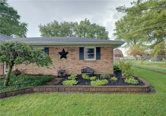Photo 3 of Single family home for sale at 5828 Folkerth Rd, Greenville, OH 45331 | MLS# 968919 | Listing updated on 2026-09-23