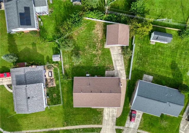 Photo 3 of Sale Pending at 404 Bellaire Dr, Fairborn, OH 45324 | MLS# 969151 | Listing updated on 2026-09-19