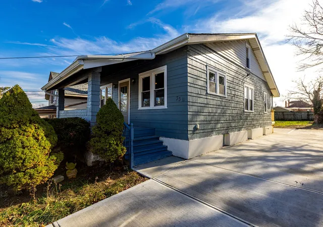 Photo 2 of Single family home for sale at 3311 Augusta Ave, Cincinnati, OH 45211 | MLS# 969231 | Listing updated on 2026-09-18