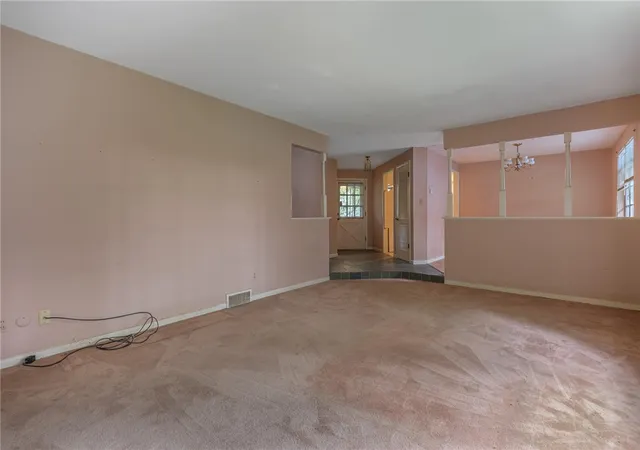 Photo 3 of Single family home for sale at 21 Lynn Rae Cir, Dayton, OH 45458 | MLS# 969005 | Listing updated on 2026-09-18