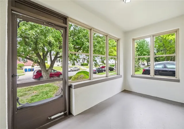 Photo 3 of Single family home for sale at 560 Irving Ave, Oakwood, OH 45409 | MLS# 969193 | Listing updated on 2026-09-25